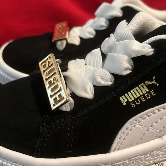 Toddler size 8 black suede Adidas. - Picture 4 of 6